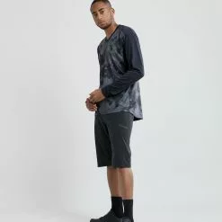 Craft Hale XT Jersey Langærmet Army Sort -Endura Salg Craft Hale XT Jersey Langaermet Army 1585825901 06