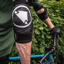 Endura Singletrack II Albuebeskytter -Endura Salg Endura Singletrack II Albuebeskytter 1582119757 02