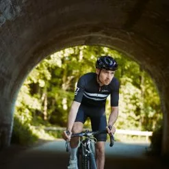 Marcello Bergamo 77MB Como Jersey Sort 8 Marcello Bergamo 77MB Como Jersey Sort -Endura Salg Marcello Bergamo 77MB Como jersey so 1663323029 02 scaled